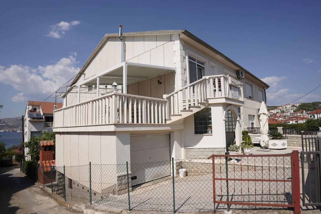 Apartments Mare トロギール エクステリア 写真
